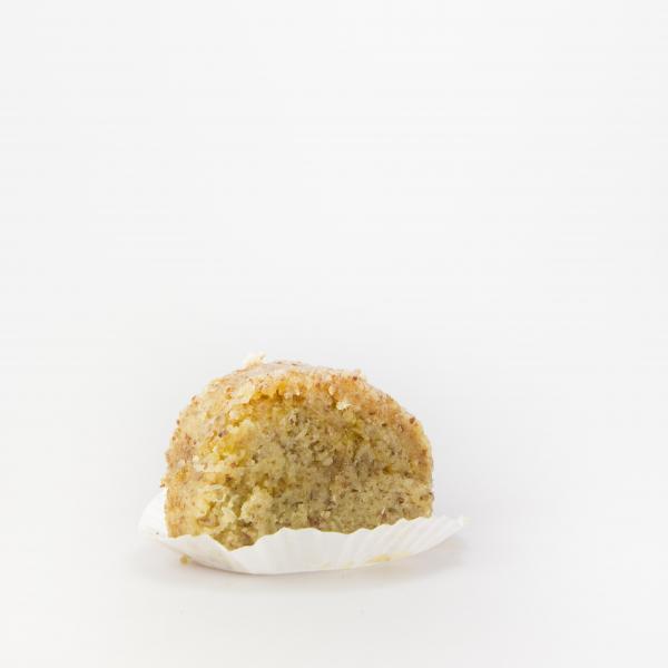 TORTA DE AMÊNDOA COM RECHEIO DE OVOS MOLES